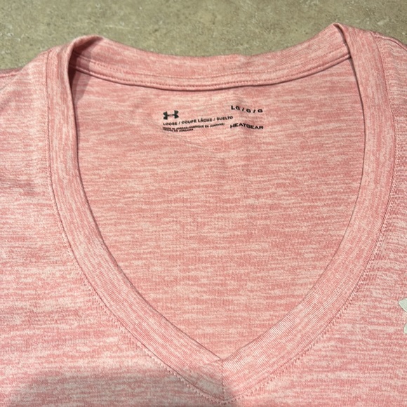 UA women shirt - Picture 2 of 3